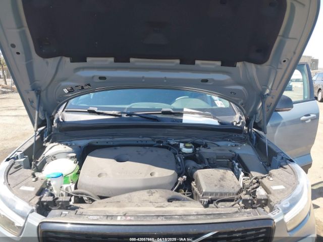 2020 VOLVO XC40 YV4162UM9L2348168 Photo 9