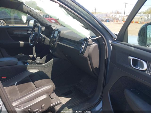 2020 VOLVO XC40 YV4162UM9L2348168 Photo 4