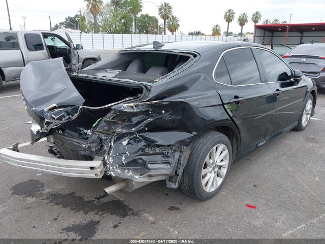 4T1C11AK8MU421894 Toyota CAMRY LE