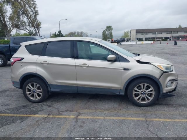 1FMCU0GDXHUE37157 Ford ESCAPE SE