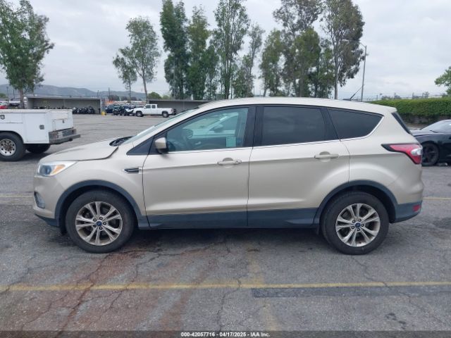 1FMCU0GDXHUE37157 Ford ESCAPE SE