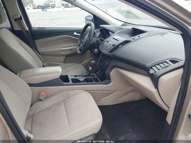 1FMCU0GDXHUE37157 Ford ESCAPE SE