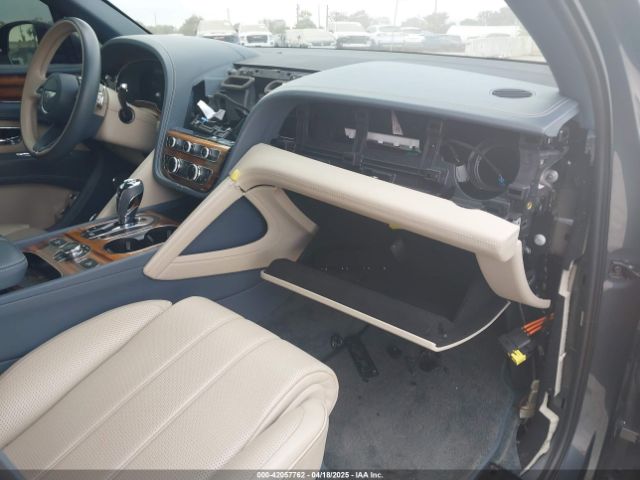 SJAAM2ZV5MC038171 Bentley Bentayga First Edition/v8