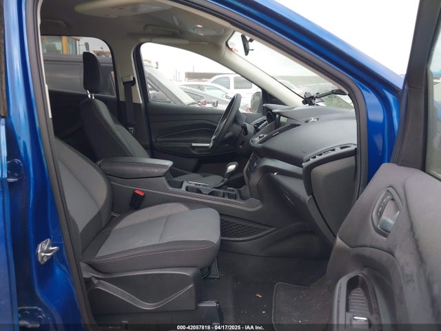 1FMCU0GD2KUB49611 Ford ESCAPE SE