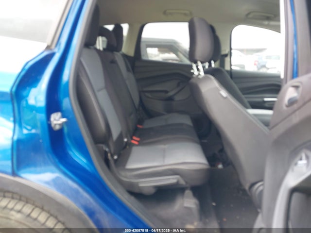 1FMCU0GD2KUB49611 Ford ESCAPE SE