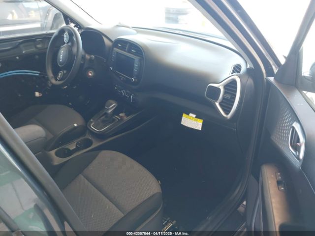 KNDJ23AU6P7198389 KIA SOUL LX