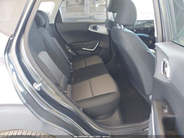 KNDJ23AU6P7198389 KIA SOUL LX
