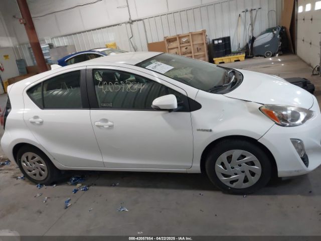 JTDKDTB33G1121793 Toyota Prius C Two