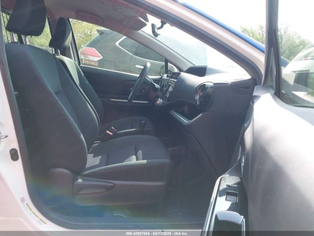 JTDKDTB33G1121793 Toyota Prius C Two