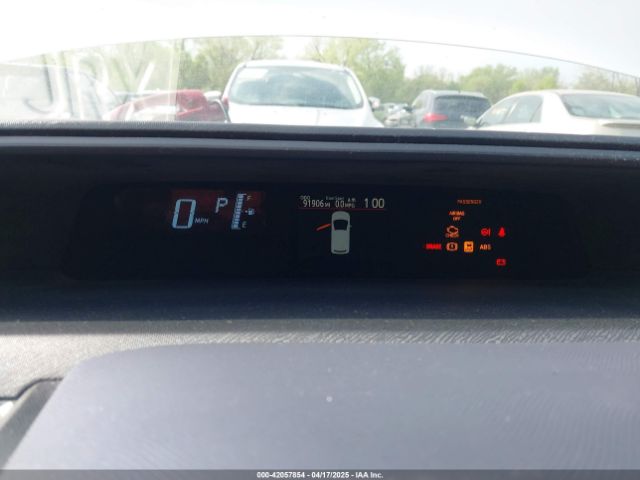 JTDKDTB33G1121793 Toyota Prius C Two