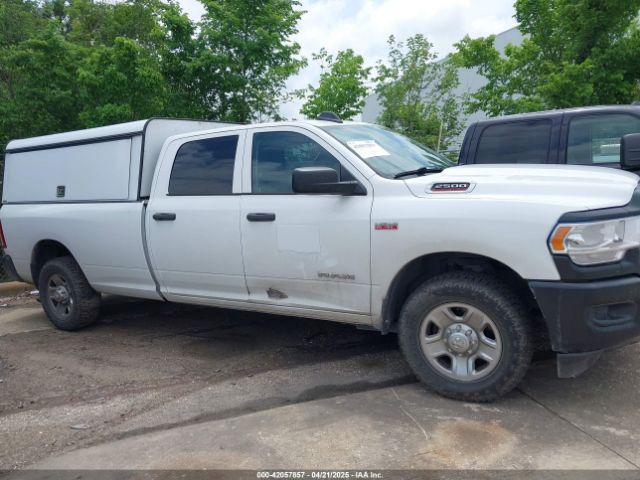 3C6UR4HJ9KG600789 RAM 2500 Tradesman  4x2 8' Box