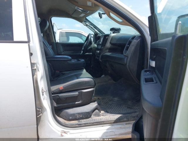 3C6UR4HJ9KG600789 RAM 2500 Tradesman  4x2 8' Box