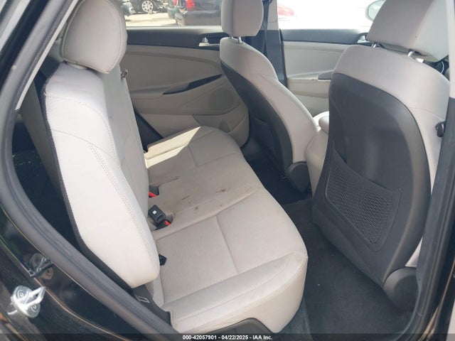 KM8J23A49MU404586 Hyundai TUCSON SE