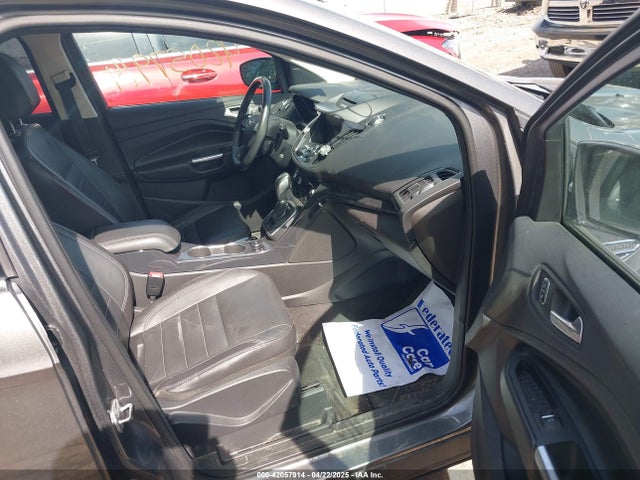 1FMCU9J98EUB66961 Ford Escape Titanium