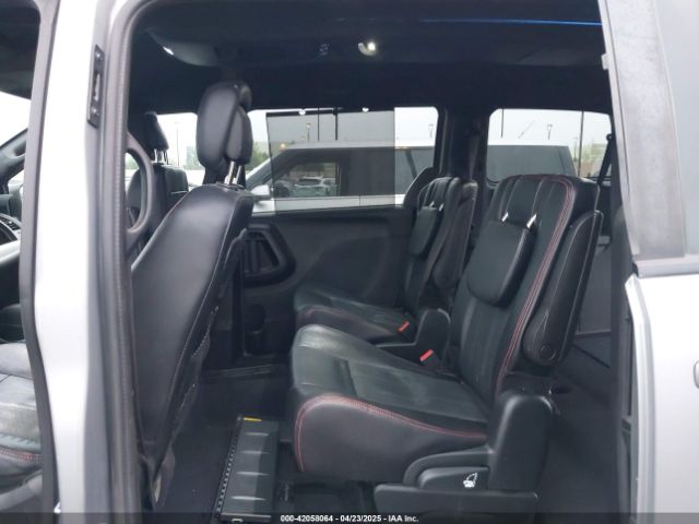 2C4RDGEG2KR765049 Dodge Grand Caravan Gt