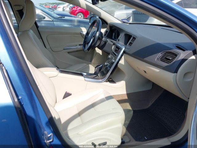 YV140MECXF1213689 Volvo V60 T5 Premier Plus