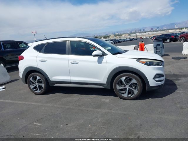 KM8J33A25HU565910 Hyundai Tucson Value