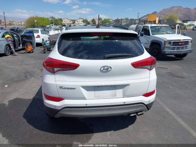 KM8J33A25HU565910 Hyundai Tucson Value