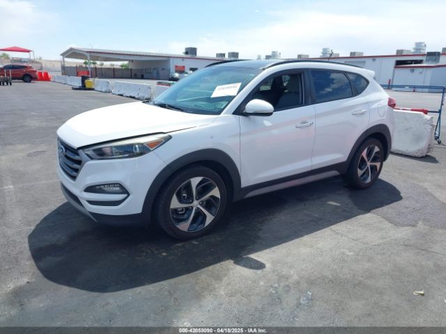 KM8J33A25HU565910 Hyundai Tucson Value