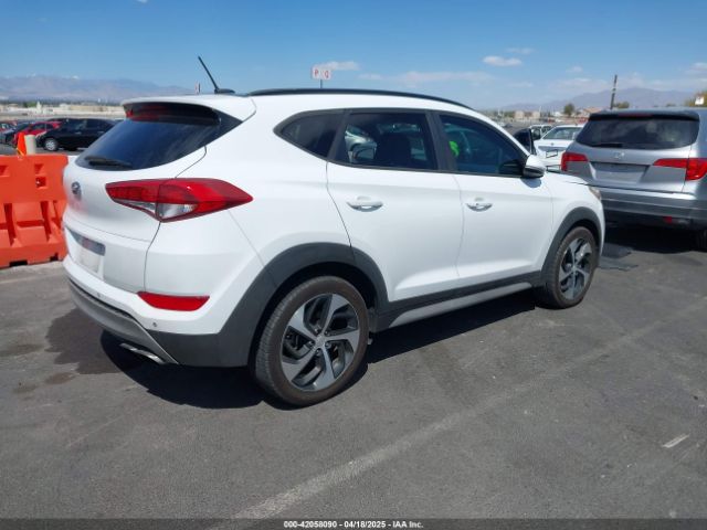 KM8J33A25HU565910 Hyundai Tucson Value