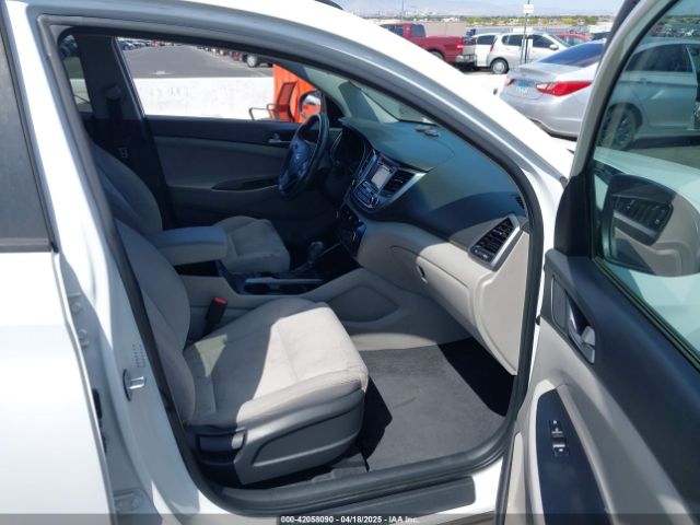 KM8J33A25HU565910 Hyundai Tucson Value
