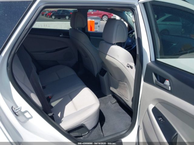 KM8J33A25HU565910 Hyundai Tucson Value