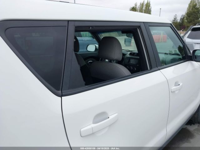 KNDJN2A26H7494899 KIA Soul