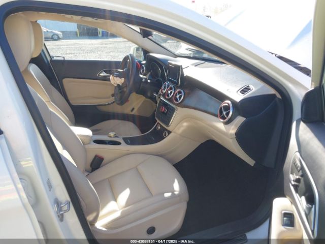 WDCTG4EB2FJ122401 Mercedes-Benz GLA 250