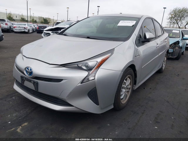 Toyota Prius Two 2016 JTDKBRFU6G3529026 Image 2