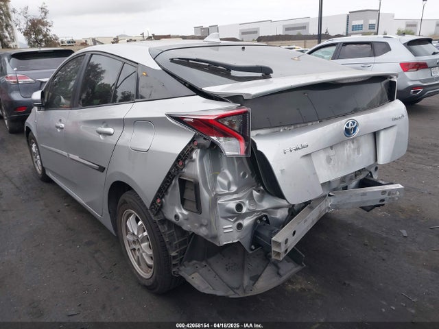 Toyota Prius Two 2016 JTDKBRFU6G3529026 Image 3