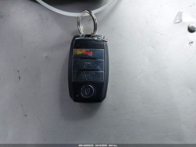 KNDCB3LC0K5243232 KIA NIRO LX