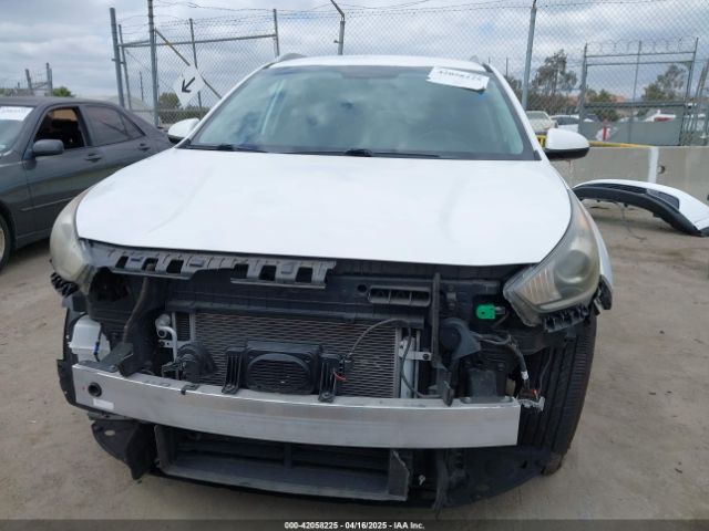 KNDCB3LC0K5243232 KIA NIRO LX