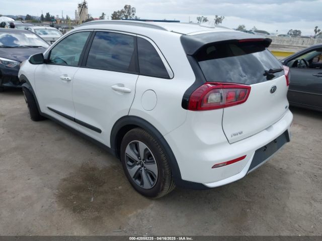 KNDCB3LC0K5243232 KIA NIRO LX