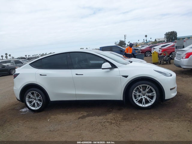 5YJYGDEE1MF094357 Tesla Model Y