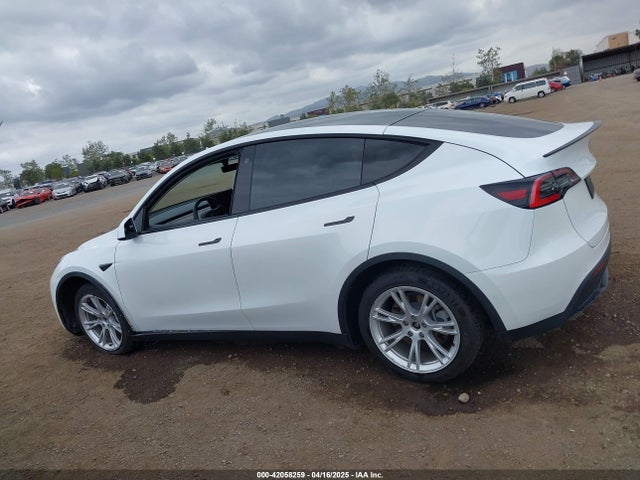 5YJYGDEE1MF094357 Tesla Model Y