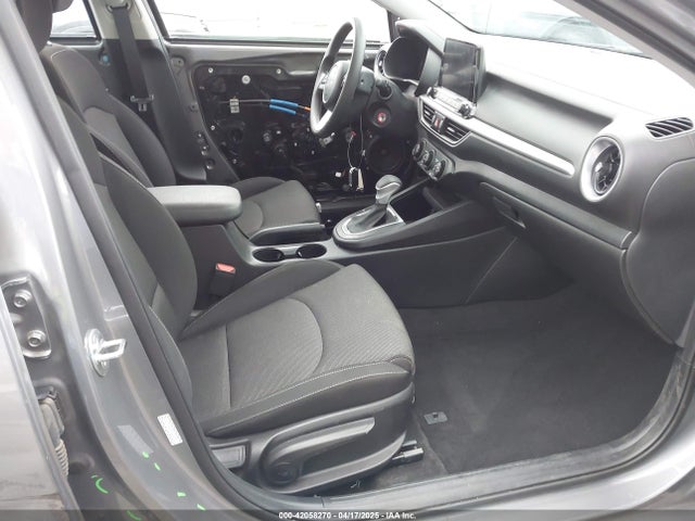 3KPF24AD3PE673282 KIA Forte Lxs
