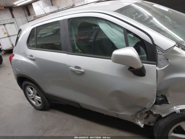 3GNCJKSB1LL137936 Chevrolet Trax Fwd Ls