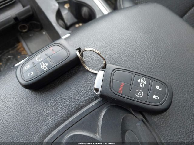 1C6RR7UT4GS106595 RAM 1500 Sport