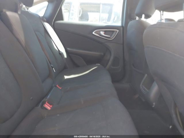 1C3CCCFB6GN188748 Chrysler 200 Touring
