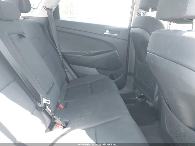 KM8J23A48KU918135 Hyundai TUCSON SE