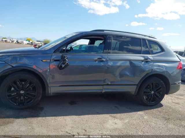 3VV8B7AX4NM154637 Volkswagen Tiguan 2.0t Se R-line Black