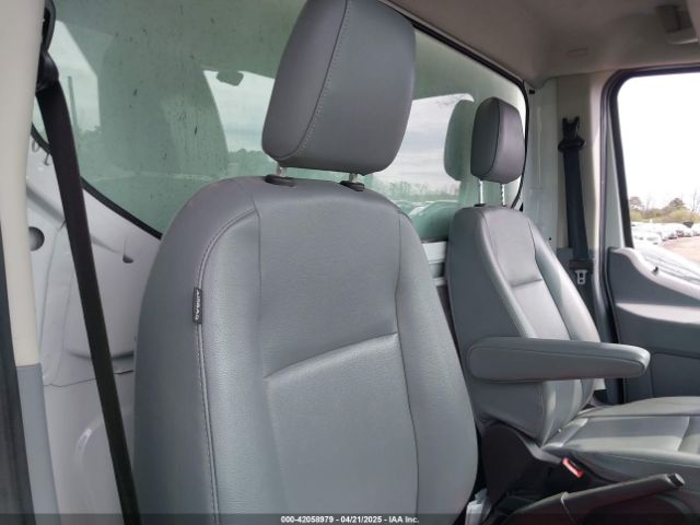 1FDBF8ZM2KKA38487 Ford Transit-350 Cab