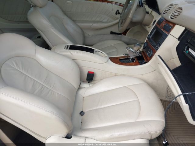2009 MERCEDES-BENZ CLK 550 WDBTJ72H59F261963 Photo 4