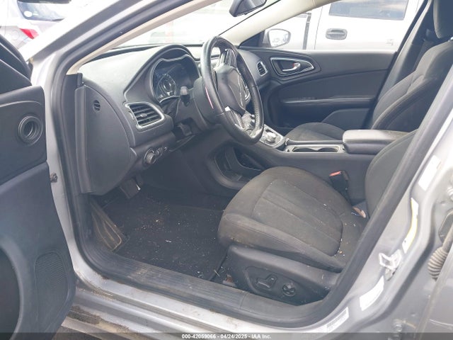 1C3CCCAB9GN152561 Chrysler 200 Limited