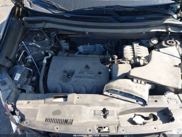 JA4AZ3A37KZ015656 Mitsubishi Outlander Es