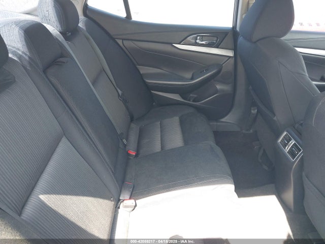 1N4AA6AP9JC405490 Nissan 2018