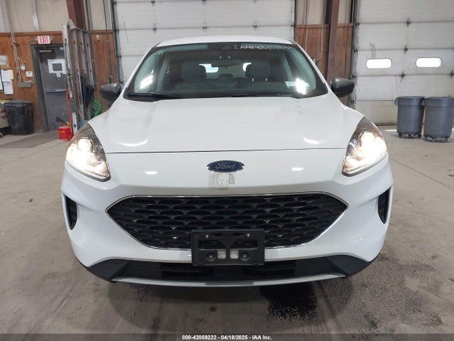 1FMCU9G65NUB12899 Ford ESCAPE SE