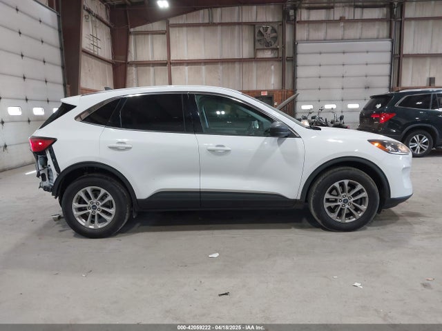 1FMCU9G65NUB12899 Ford ESCAPE SE