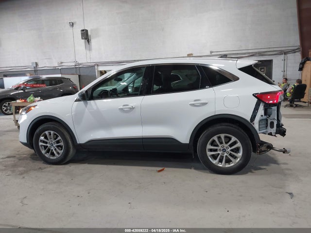 1FMCU9G65NUB12899 Ford ESCAPE SE
