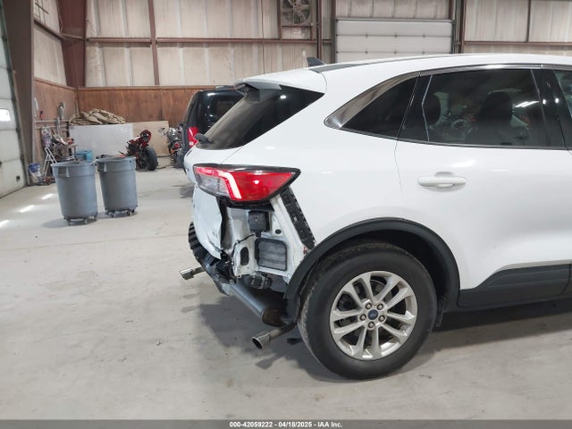 1FMCU9G65NUB12899 Ford ESCAPE SE